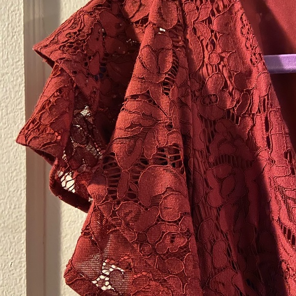 🍷🌹 Ali and Jay flutter sleeve cocktail dress - Picture 5 of 7